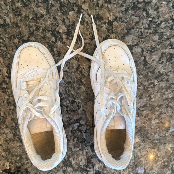 Nike Air Force one White Sneakers EUC 3Y - Picture 7 of 8